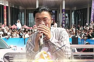 当日本172河村勇辉站上国际赛场 东契奇脸上既写着诧异也表尊敬